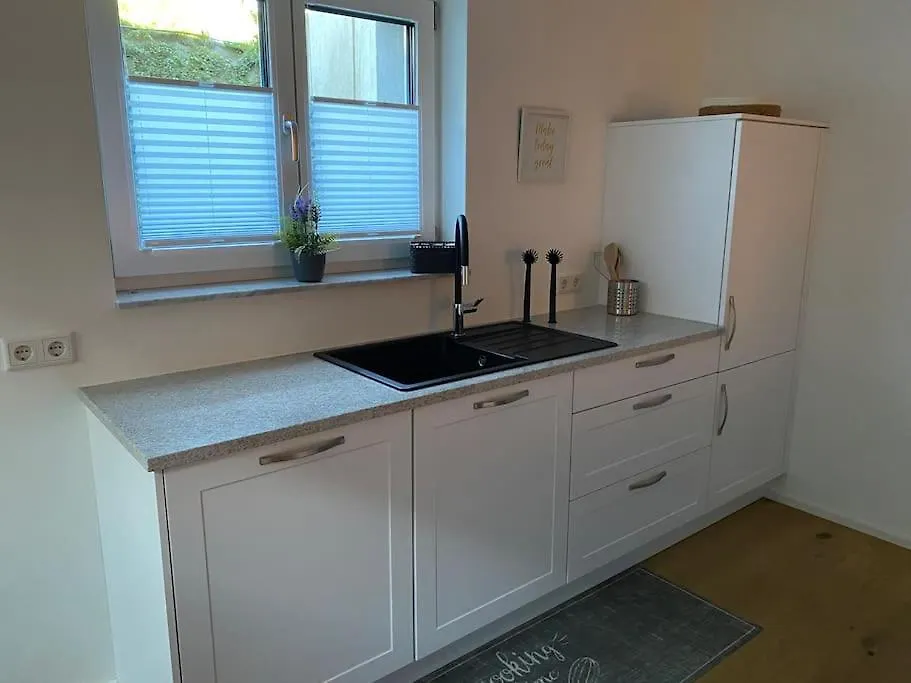 Schoene Wohnung Nahe Nuernberg, 60 Qm, 3 Pers. Wlan シュタイン・バイ・ニュルンベルク アパート