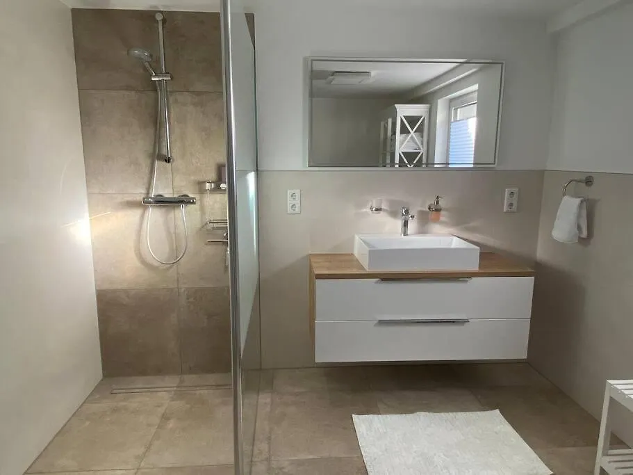 Schoene Wohnung Nahe Nuernberg, 60 Qm, 3 Pers. Wlan シュタイン・バイ・ニュルンベルク 0*,  ドイツ