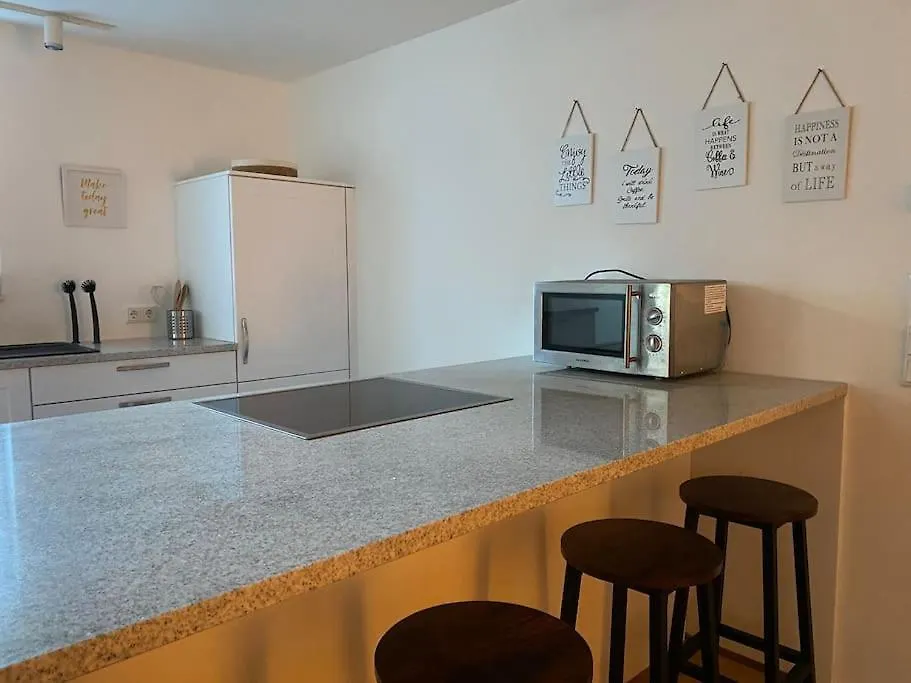 Schoene Wohnung Nahe Nuernberg, 60 Qm, 3 Pers. Wlan シュタイン・バイ・ニュルンベルク